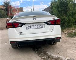 نيسان ألتيما